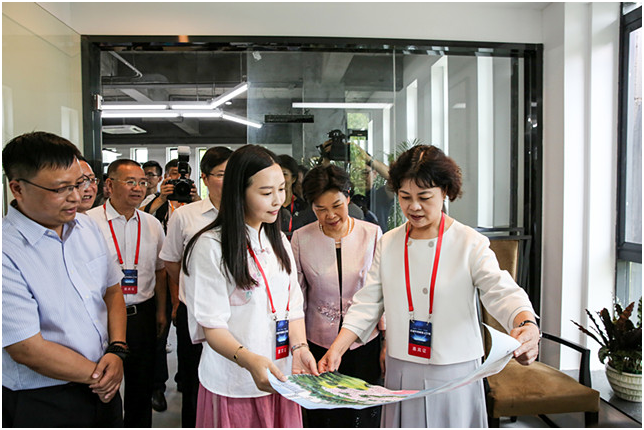 5c120c3798712.png 首届中国网络文学周在浙江杭州开幕4.png