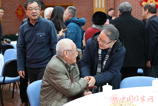 5c4fb4098bcba.jpg 20190129 首都文学界迎春茶话会在京举行4.jpg
