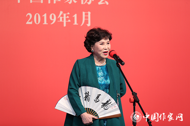5c4fb8a3c4157.jpg 20190129 首都文学界迎春茶话会在京举行18.jpg