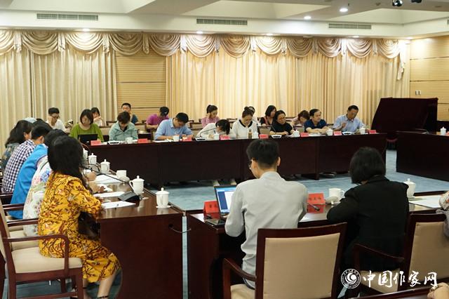 20190617 首都少数民族文学界座谈会在京举行4.jpg