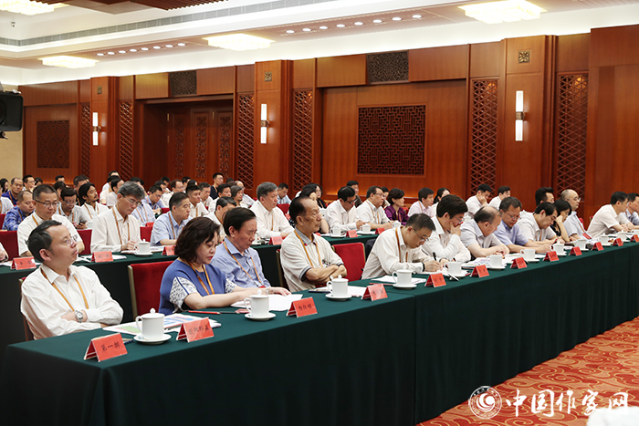 5d2e8f6c150b6.jpg 20190717 以文学初心为灯 向灵魂深处书写——习近平总书记的贺信引起文学界强烈反响4.jpg