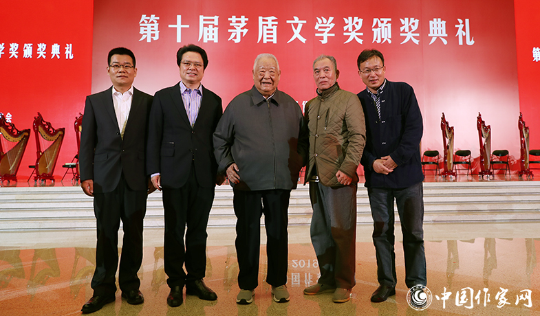 5dad6c5e523cb.jpg 20191021 第十届茅盾文学奖颁奖典礼8.jpg