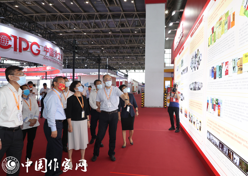 20210915 第二十八届北京图博会“中国作家馆”开馆3.jpg
